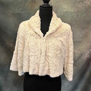 CAbi Alpine Shrug Cream Fuzzy Cropped‎ Jacket Shawl Collar 3/4 Sleeve Size S